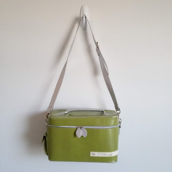 Tahitian Noni Olive Green Travel Bag - Picture 12 of 16